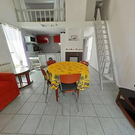 Maison 2 Pieces Avec Mezzanine, Piscine Chauffee, Proche Mer, Parking Prive - - Fr-1-224a-7 *